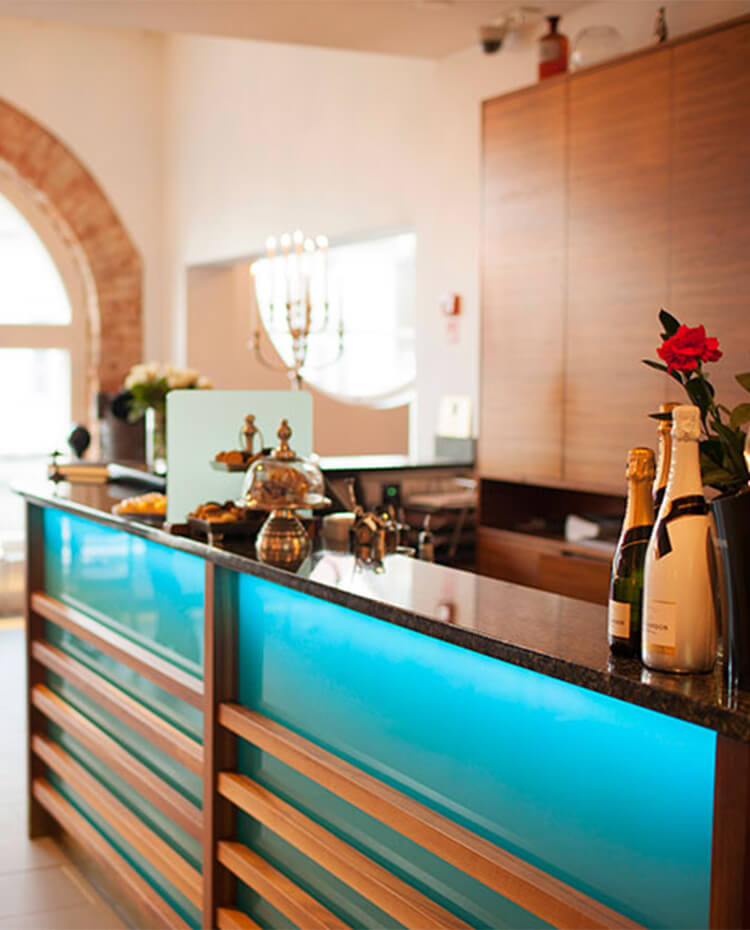 frontdesk image